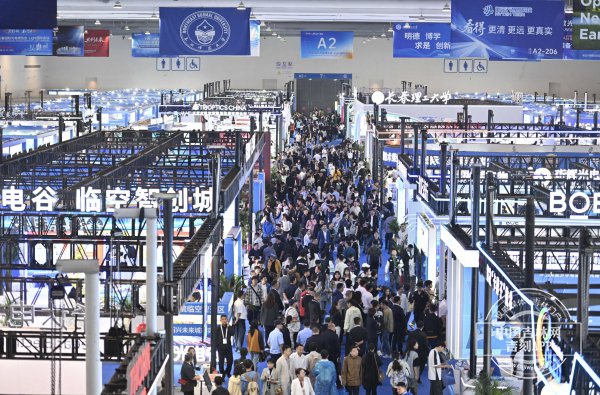 長春光博會科技感拉滿,尖端產品搶"鮮"看|長春市_新浪財經_新浪網